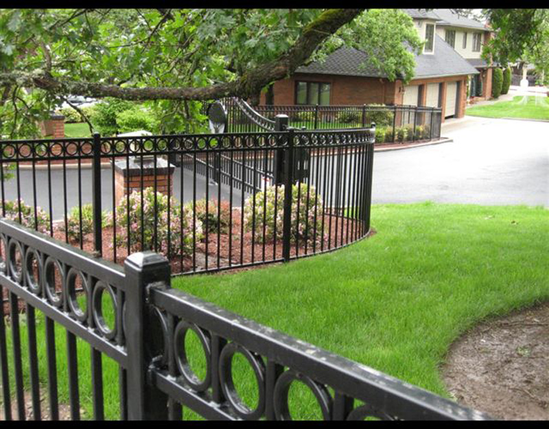 custom fencing by quality fence