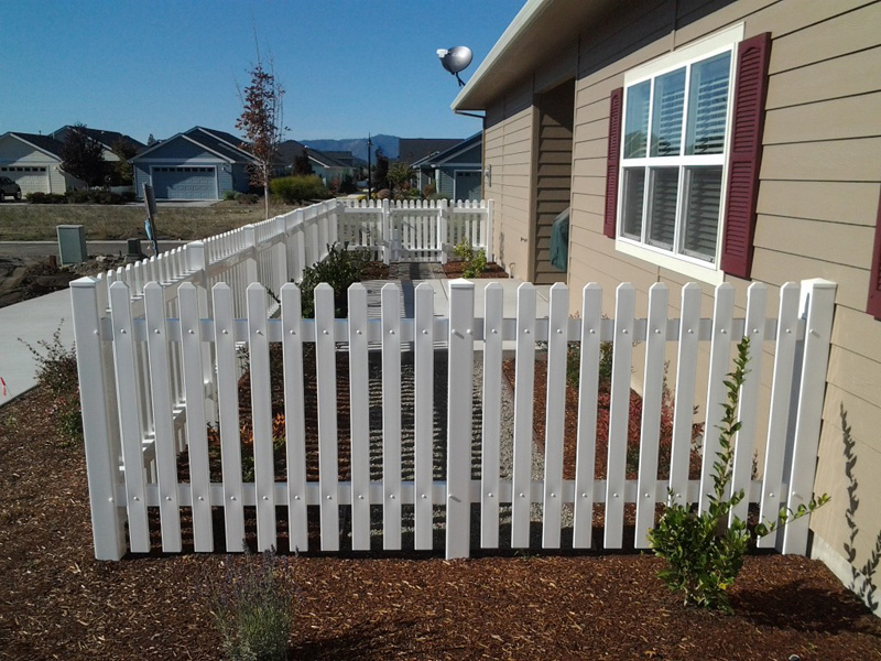 Picket Fencing - Quality Fence Company